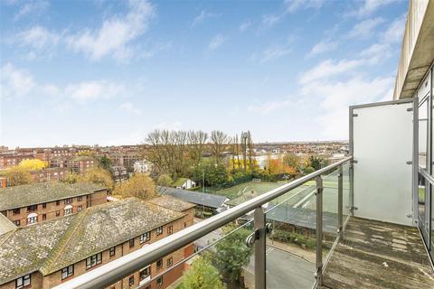 Flat for sale, Mapleton Road, SW18