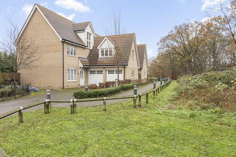 5 bedroom detached house to rent, Olive Grove, Chigwell, IG7