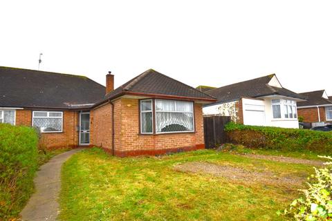 3 bedroom chalet for sale, Steyning Avenue, Southend-On-Sea