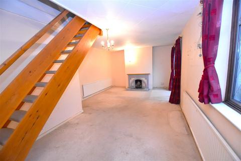 3 bedroom chalet for sale, Steyning Avenue, Southend-On-Sea