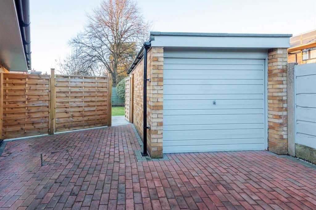 Detached Garage