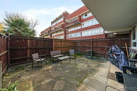 2 bedroom apartment for sale, Bullen Street, London