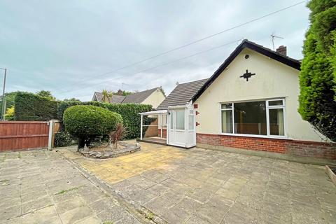 2 bedroom detached bungalow to rent, Kinson Road, Bournemouth,