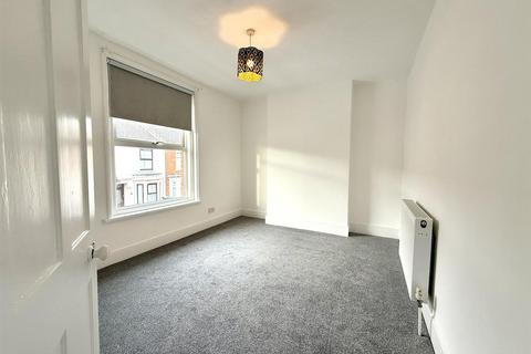 2 bedroom house to rent, Bath Road, Southsea