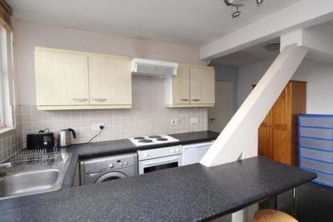 1 bedroom flat to rent, Victoria Street, Egham TW20