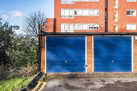 26 Homefield Park, Sutton, SM1 2AN