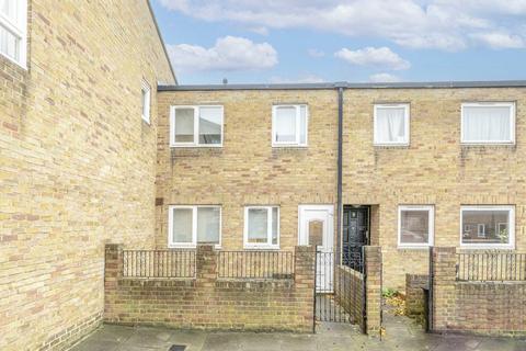 4 bedroom flat to rent, Wynter Street, London SW11