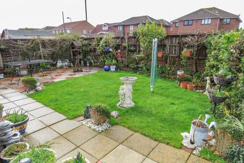 2 bedroom flat for sale, Southwood Road, Hayling Island