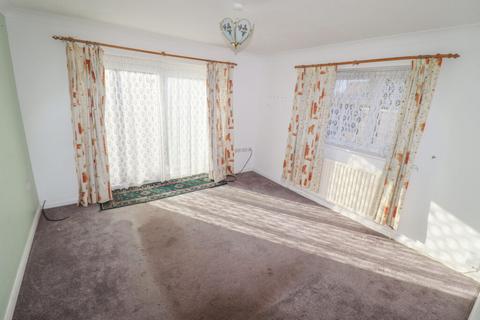 2 bedroom flat for sale, Southwood Road, Hayling Island