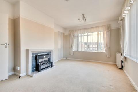 2 bedroom flat for sale, Alinora Crescent, Goring-By-Sea, Worthing