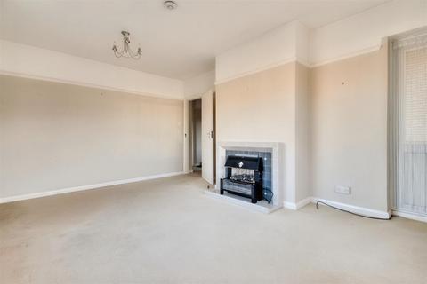 2 bedroom flat for sale, Alinora Crescent, Goring-By-Sea, Worthing