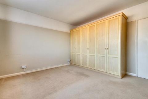 2 bedroom flat for sale, Alinora Crescent, Goring-By-Sea, Worthing