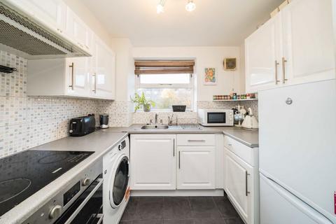 2 bedroom flat for sale, Macmillan Way, London SW17