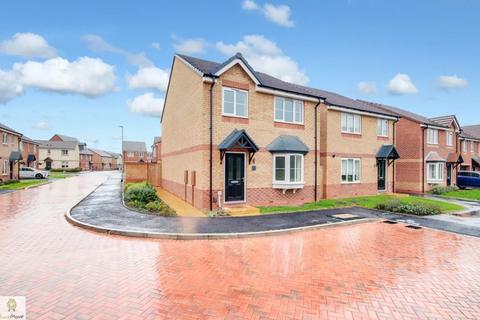 4 bedroom detached house to rent, 21 Till View, Stafford