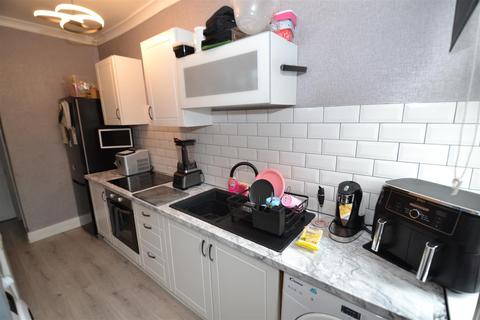 2 bedroom terraced house for sale, Cross Street, Oakenshaw, Bradford