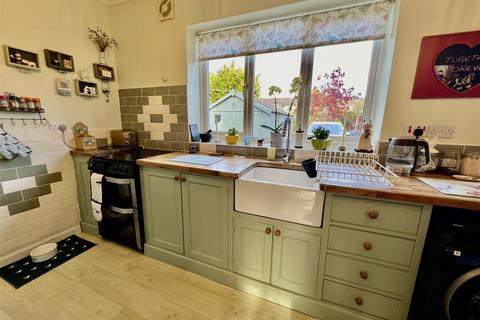 2 bedroom semi-detached house for sale, Geneva Road, Darlington