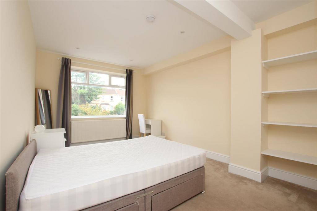 Bedroom.JPG