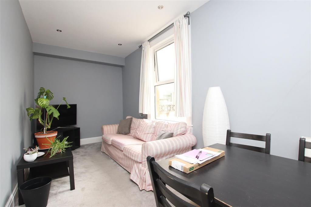 Living area.JPG