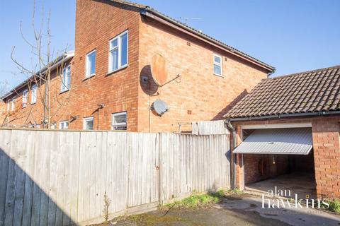 3 bedroom end of terrace house for sale, Pendennis Road, Freshbrook