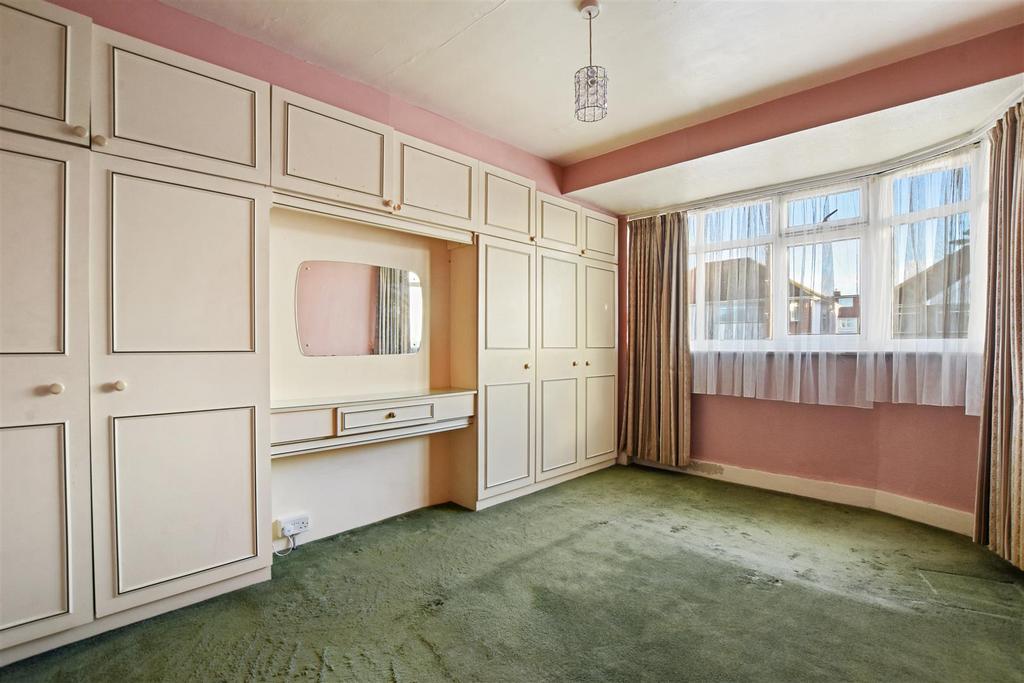 04-6625 GCWT - 208 Portland Crescent - Bedroom -Ori