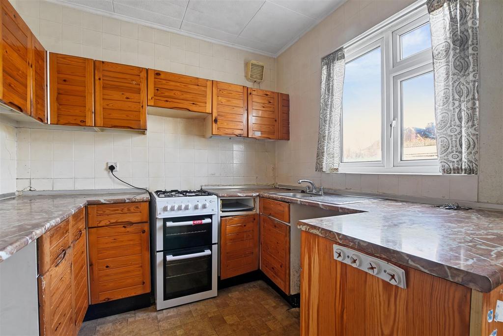 09-3e84 GCWT - 208 Portland Crescent - Diner 4 -Ori