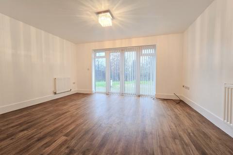 3 bedroom link detached house to rent, Penrith Crescent, Wickford, Essex