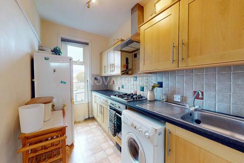 2 bedroom flat for sale, Outland Road, Plymouth PL2