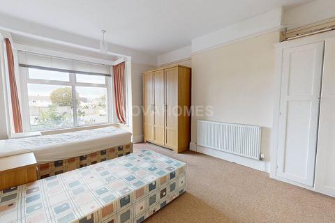 2 bedroom flat for sale, Outland Road, Plymouth PL2