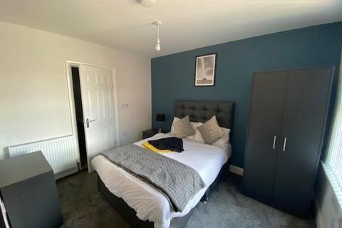 1 bedroom in a house share to rent, Manchester Road East, Manchester