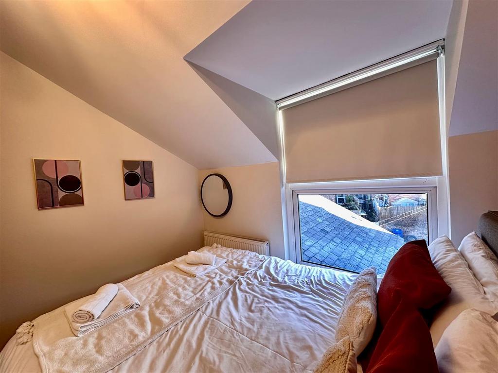 Bedroom 2.jpg