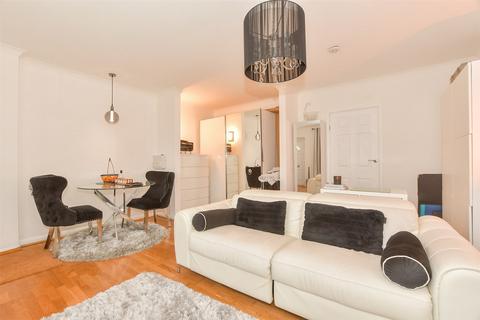 1 bedroom ground floor maisonette for sale, Elmbridge Road, Cranleigh, Surrey