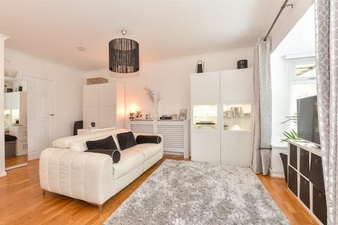 1 bedroom ground floor maisonette for sale, Elmbridge Road, Cranleigh, Surrey