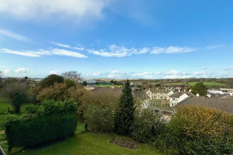 37a Easterdown Close, Plymouth, PL9 8SR