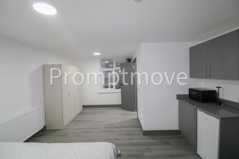 Studio to rent, High Town Road Luton LU2 0DN