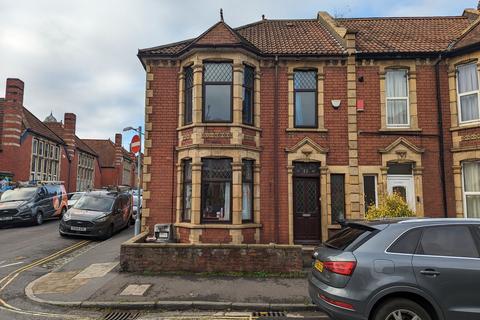 6 bedroom semi-detached house to rent, Downend Road, Horfield, Bristol