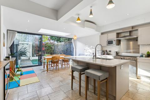 4 bedroom terraced house for sale, Mandrake Road, SW17