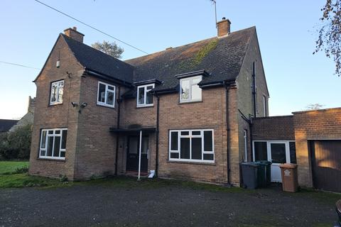 5 bedroom detached house to rent, Station Lane, Walton-on-Trent DE12