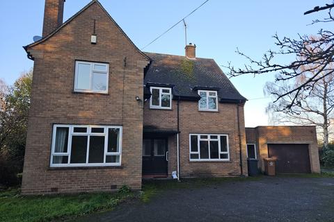 5 bedroom detached house to rent, Station Lane, Walton-on-Trent DE12