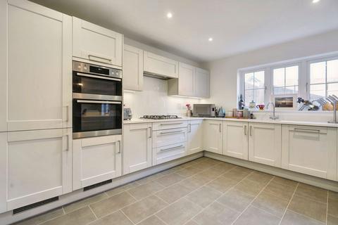 5 bedroom detached house for sale, Seladine Gardens, Coxheath, ME17