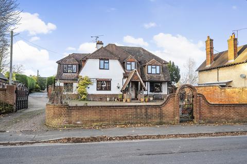 5 bedroom detached house for sale, Badshot Lea Road,  Farnham, GU9