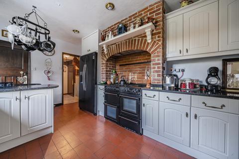 5 bedroom detached house for sale, Badshot Lea Road,  Farnham, GU9