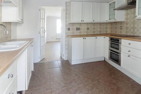 3 bedroom end of terrace house for sale, Neath Road, Resolven, Neath, Neath Port Talbot. SA11 4AA