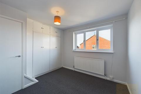 2 bedroom terraced house to rent, Welwyn Mews, Up Hatherley