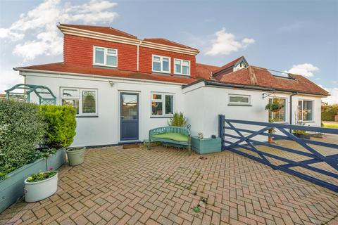 5 bedroom detached house for sale, 250 Havant Road, Hayling Island PO11