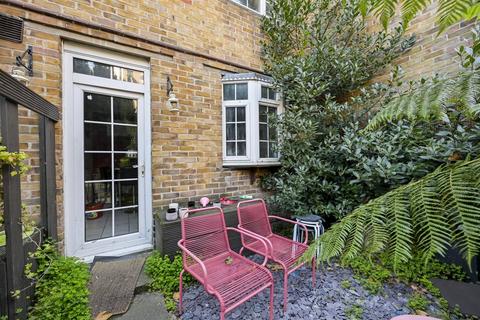 14 Tarbert Walk, London, E1 0ED