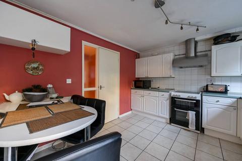 14 Tarbert Walk, London, E1 0ED