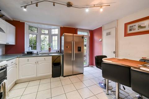 14 Tarbert Walk, London, E1 0ED