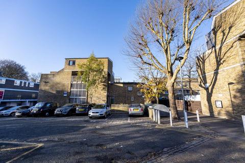 14 Tarbert Walk, London, E1 0ED