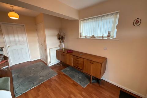 3 bedroom semi-detached house for sale, Kenswick Drive, Halesowen B63