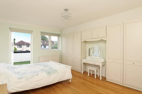 18 Christopher Avenue, London, W7 2BN